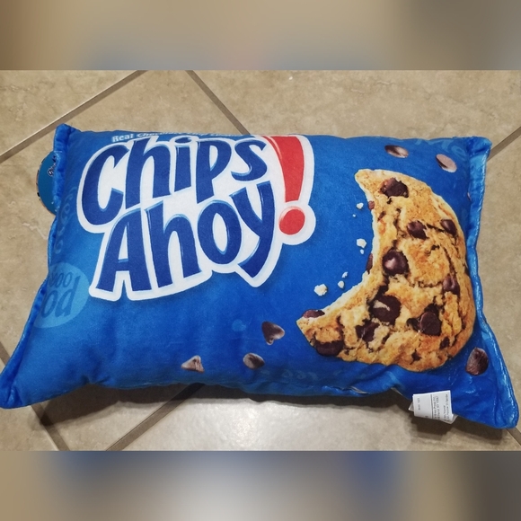 It's Sugar Chips Ahoy! Chocolate Chip Cookies 16 Inch Plush - Picture 2 of 2